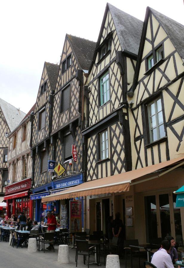 L' An 4 de la Liberté- Appartement de charme centre-ville au calme Bourges Esterno foto